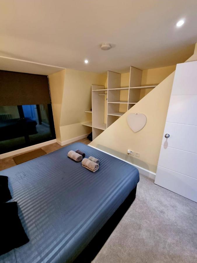 Stylish London Apartment With Terrace & Parking מראה חיצוני תמונה